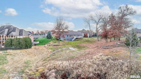 $769,000 | 1621 Grandlake Court, Pekin, IL 61554