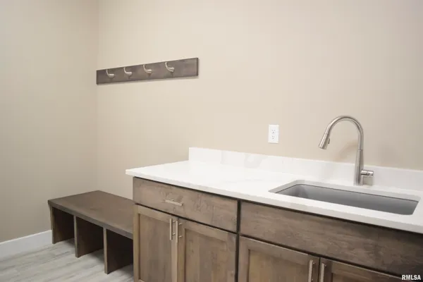 $769,000 | 1621 Grandlake Court, Pekin, IL 61554