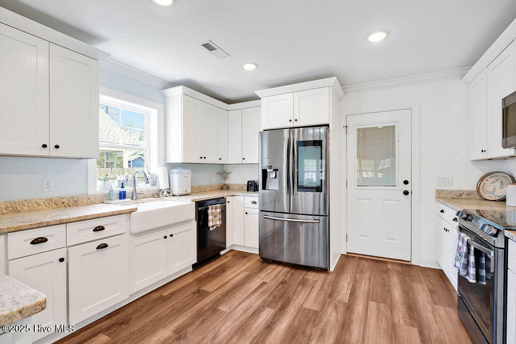 1050 Pierce Road Southport, NC 28461 - Photo 11 of 38 1050PierceRoadinterior-8