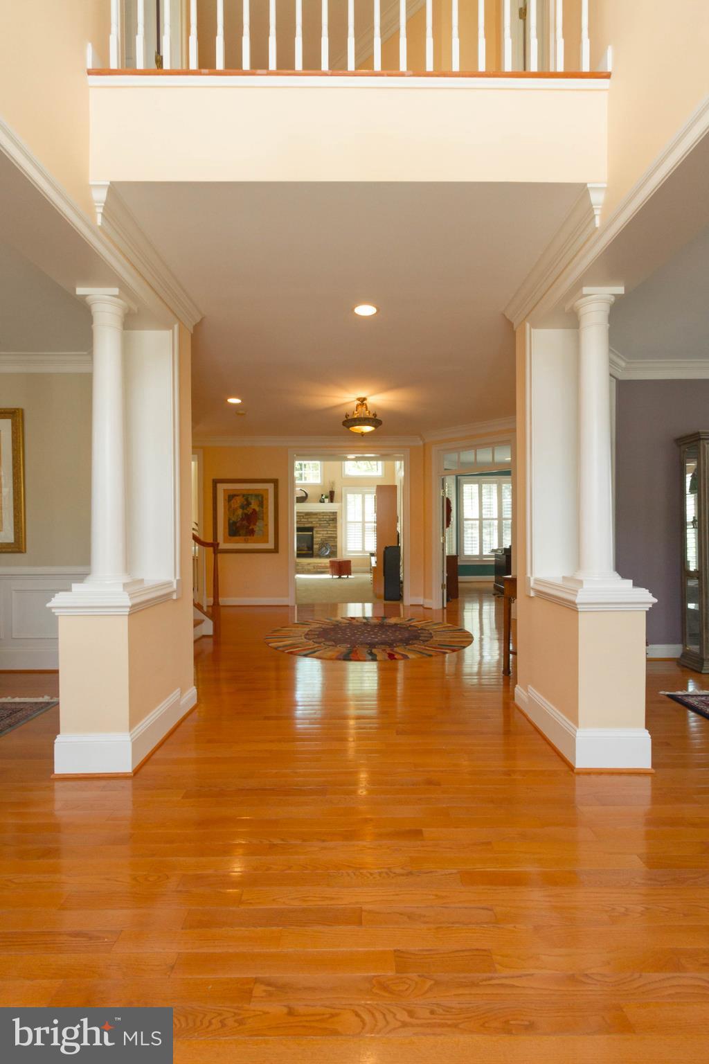 9155 Riesley Lane Vienna, VA 22182 - Photo 11 of 30 Grand 2 story foyer