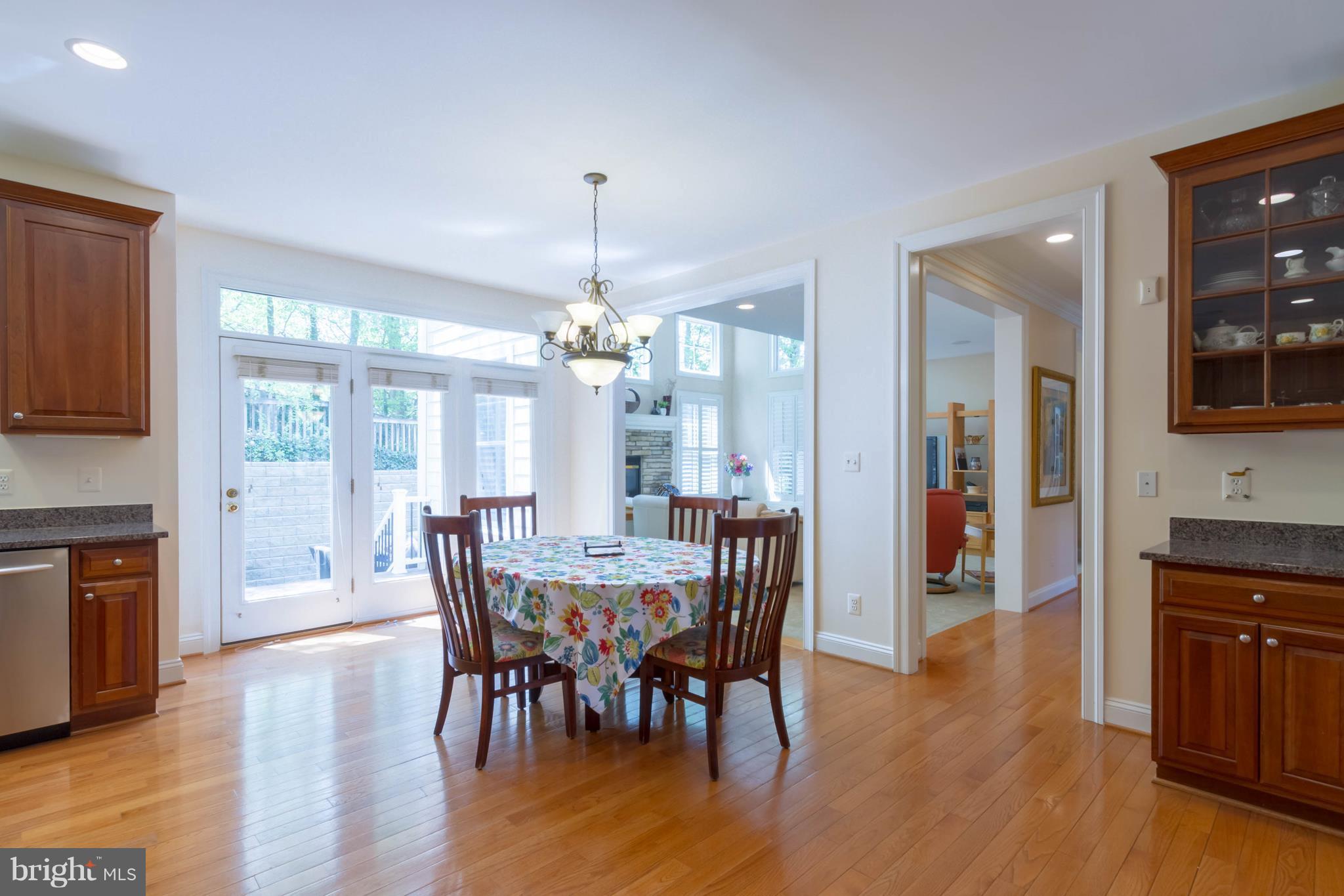 9155 Riesley Lane Vienna, VA 22182 - Photo 19 of 30 Huge breakfast room