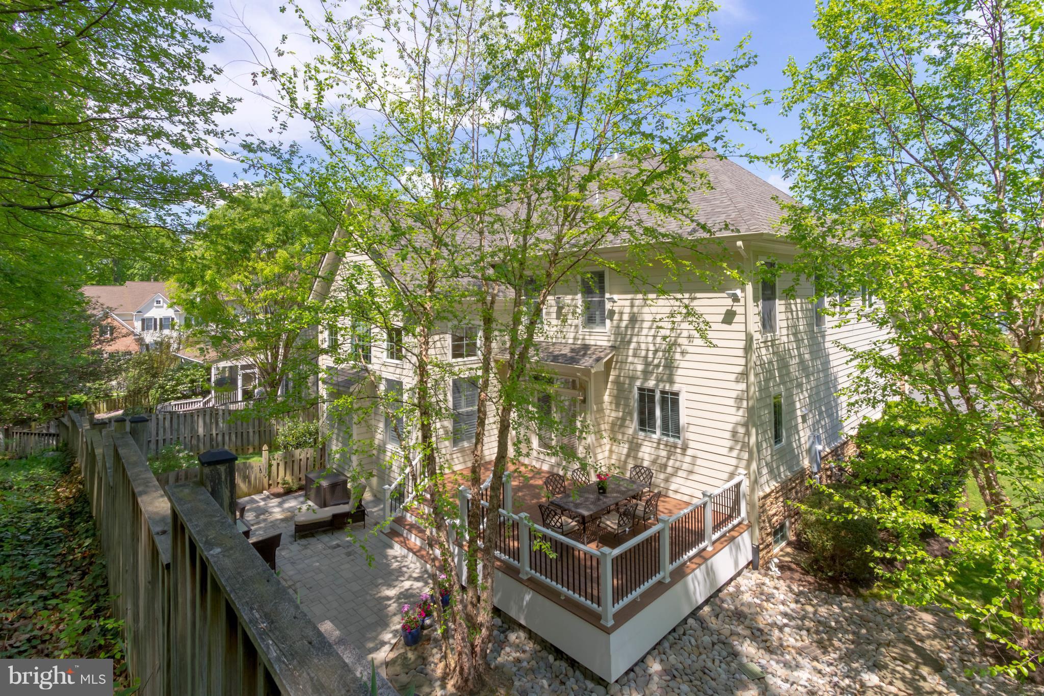 9155 Riesley Lane Vienna, VA 22182 - Photo 3 of 30 New maintenance-free deck