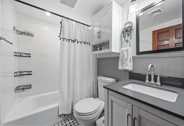 $3,600 | 19 Blossom Lane, Weymouth, MA 02188