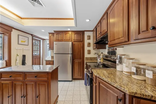 $3,600 | 19 Blossom Lane, Weymouth, MA 02188