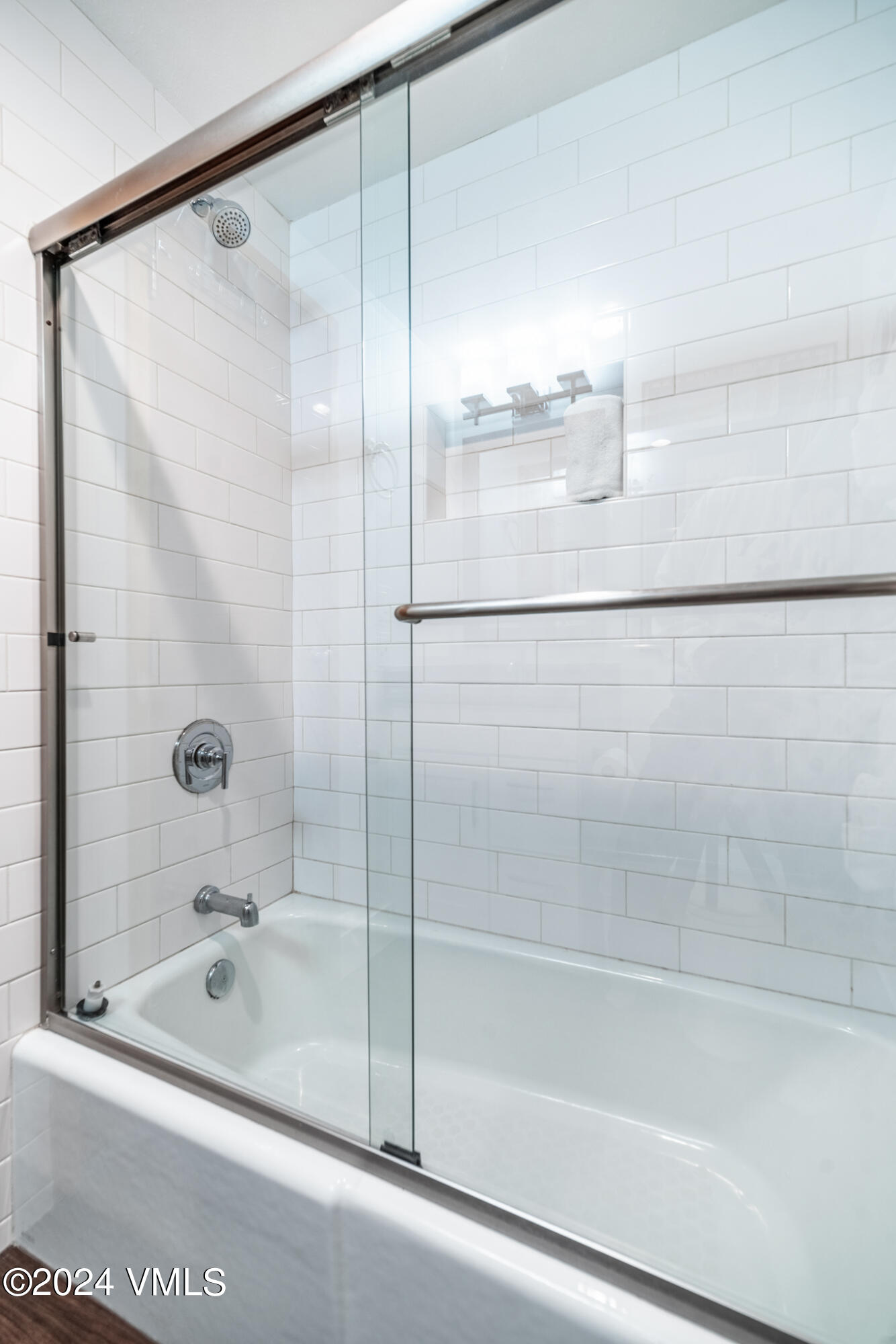 1100 North Frontage Road West, Unit 2309 Vail, CO 81657 - Photo 17 of 44 Tub/Shower