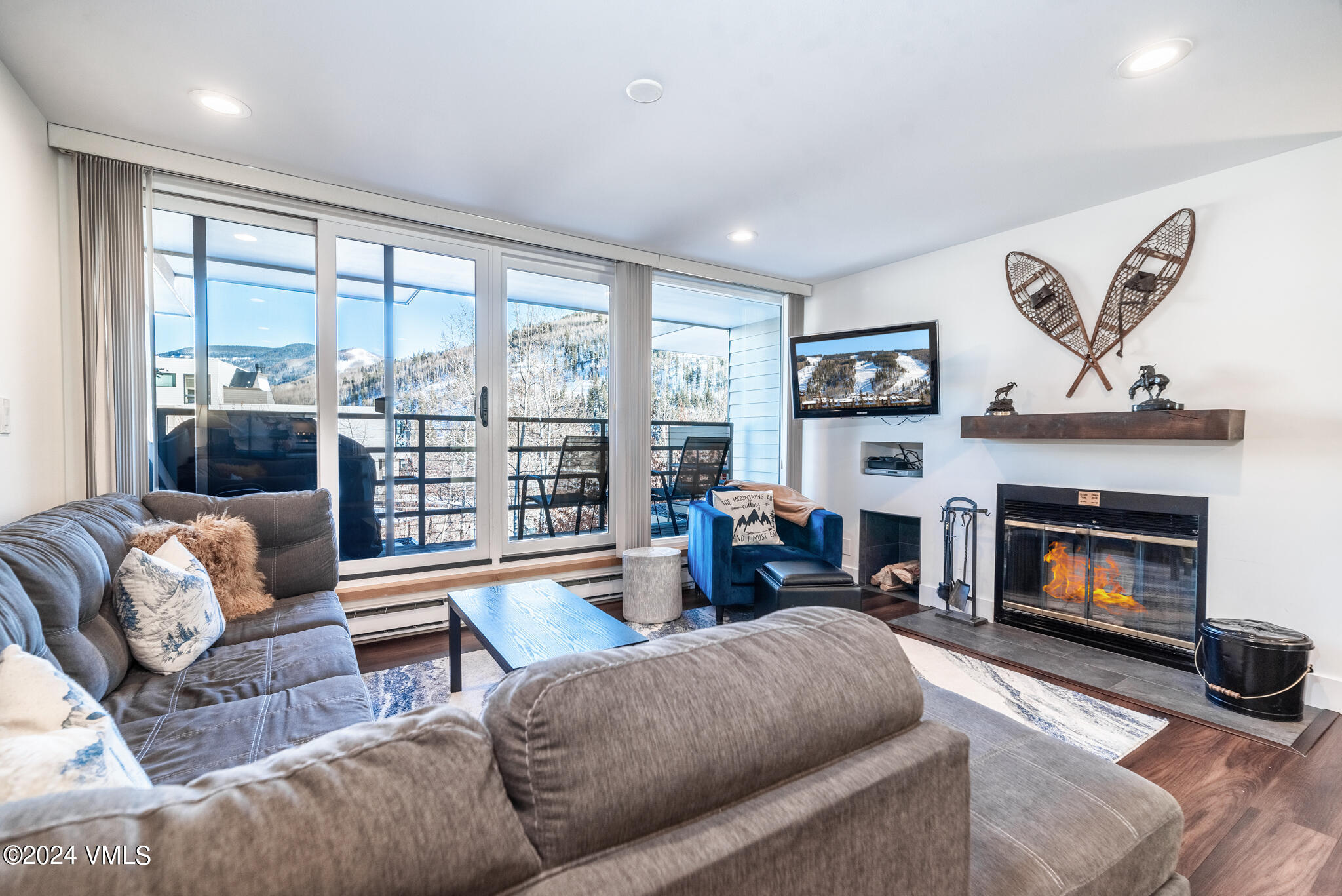 1100 North Frontage Road West, Unit 2309 Vail, CO 81657 - Photo 2 of 44 Living Room