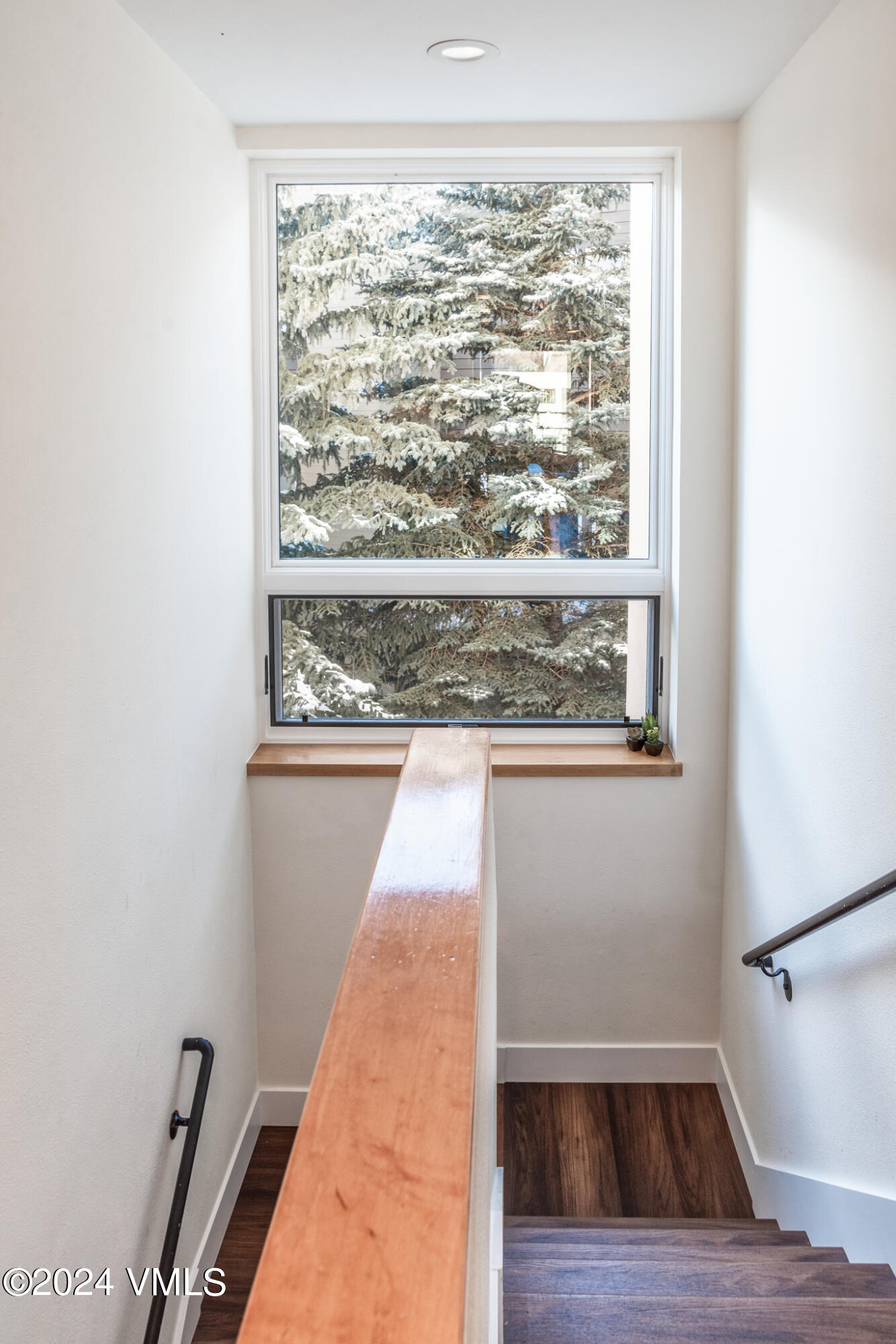 1100 North Frontage Road West, Unit 2309 Vail, CO 81657 - Photo 24 of 44 Stairs Down