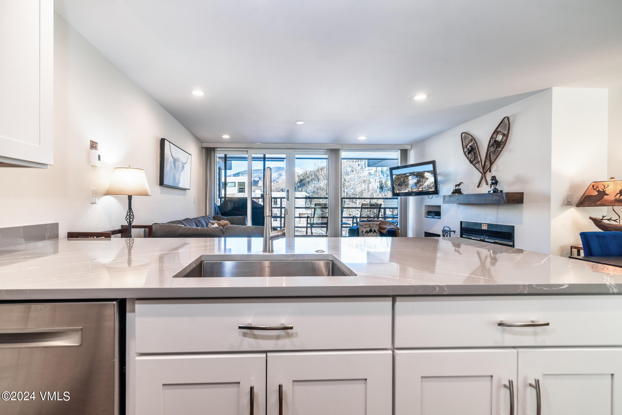 1100 North Frontage Road West, Unit 2309 Vail, CO 81657 - Photo 7 of 44 Kitchen