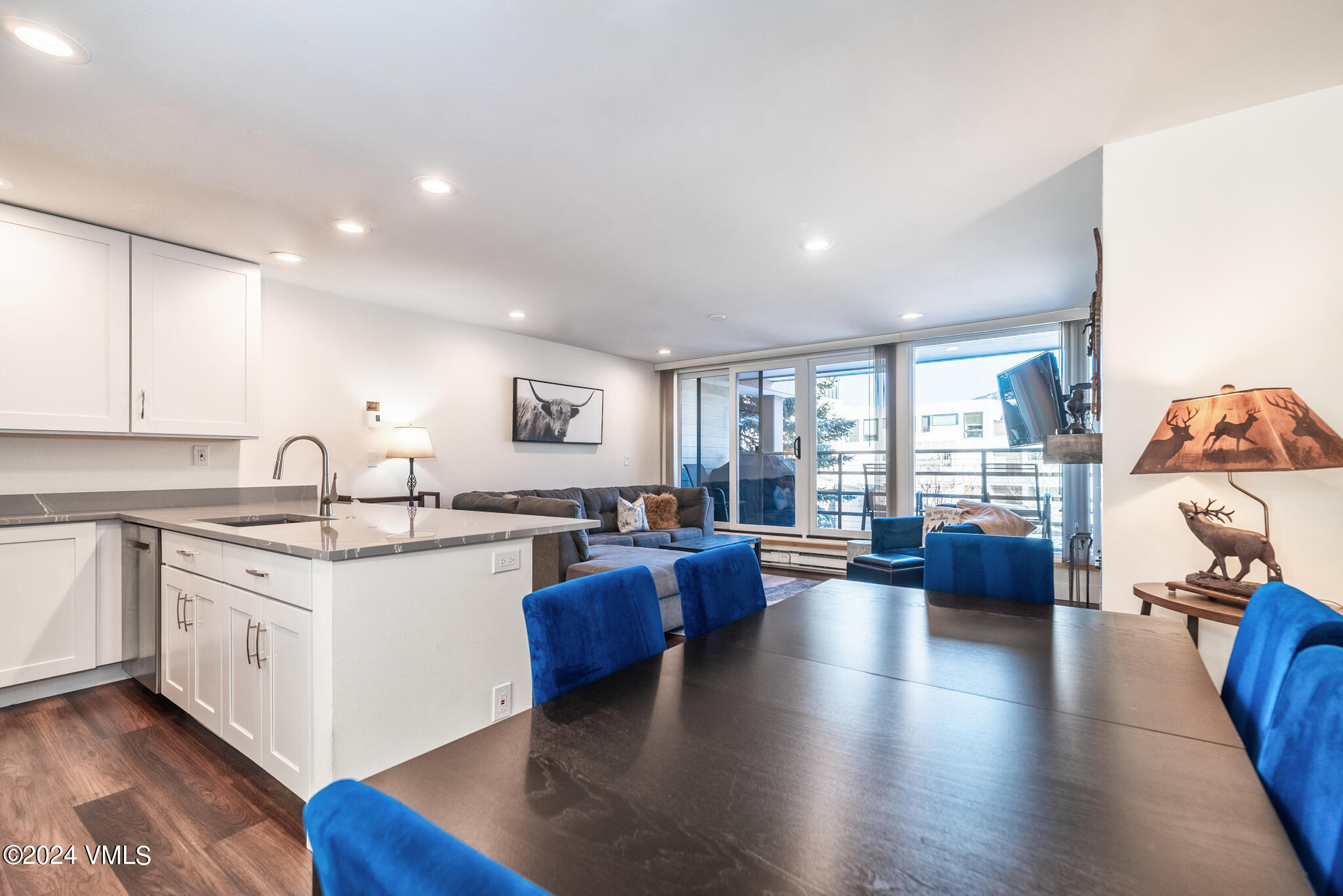 1100 North Frontage Road West, Unit 2309 Vail, CO 81657 - Photo 10 of 44 Dining