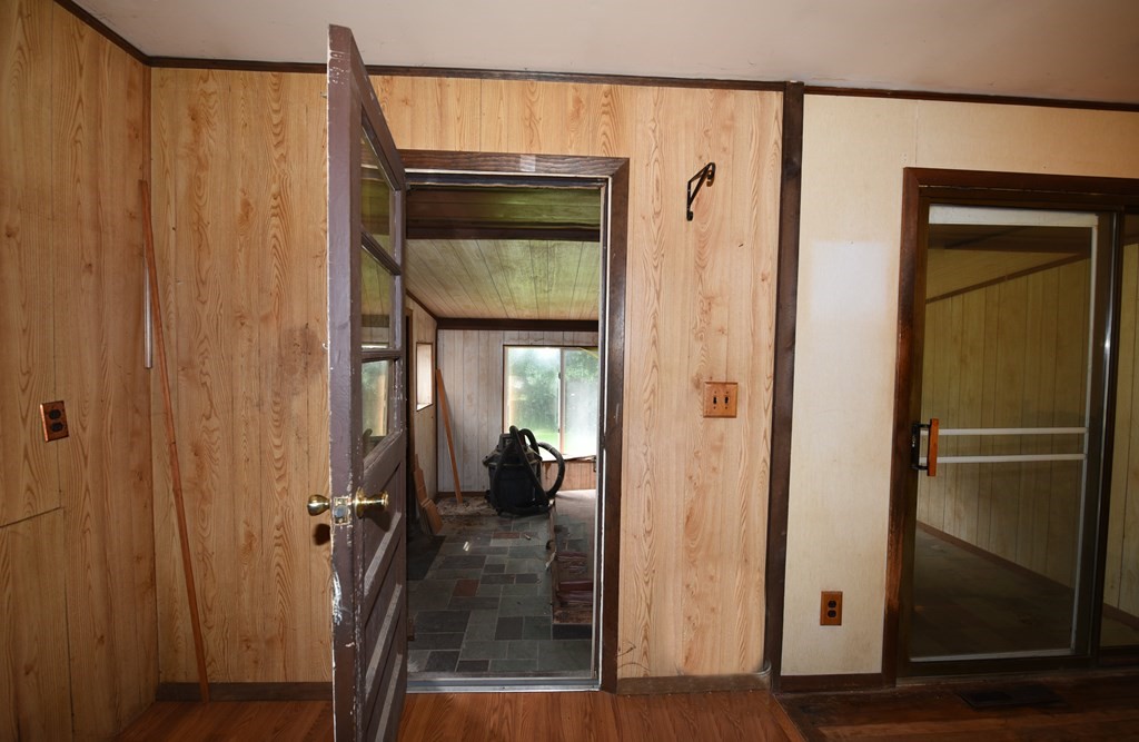 7 Gates Road Marshfield, MA 02050 - Photo 23 of 37 a en suite bathroom with a shower a mirror and a gate