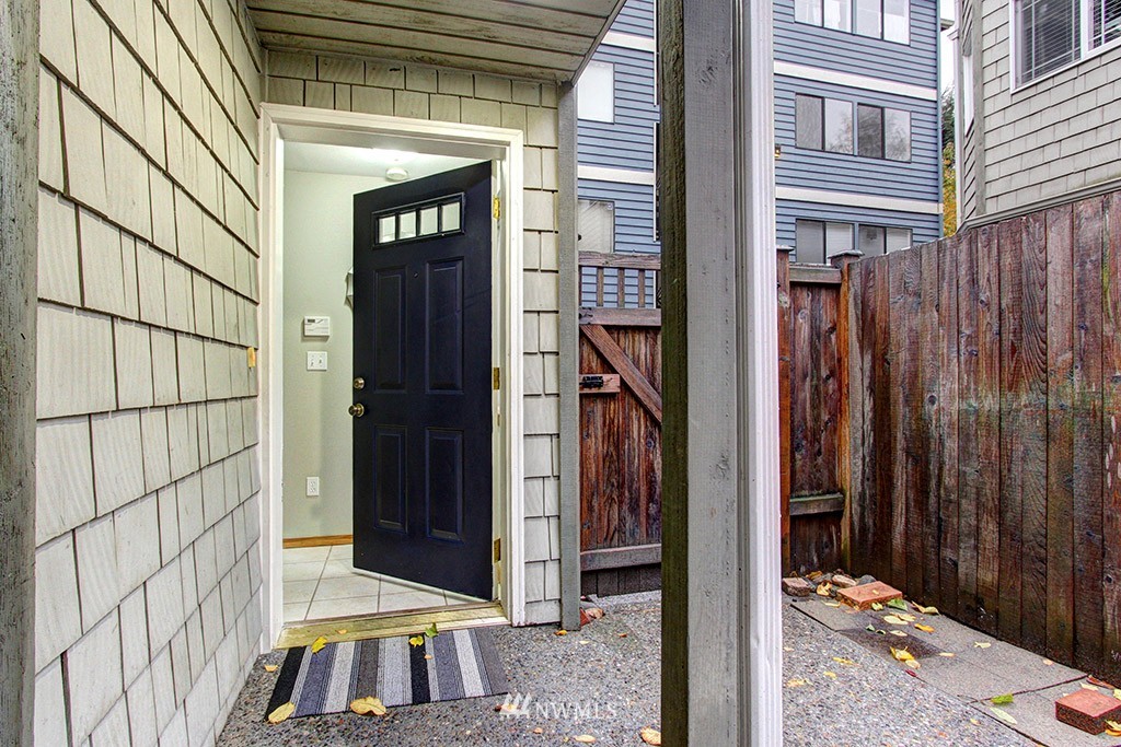 727 North 95th Street Seattle, WA 98103 - Photo 1 of 24