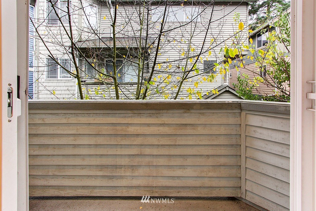 727 North 95th Street Seattle, WA 98103 - Photo 12 of 24
