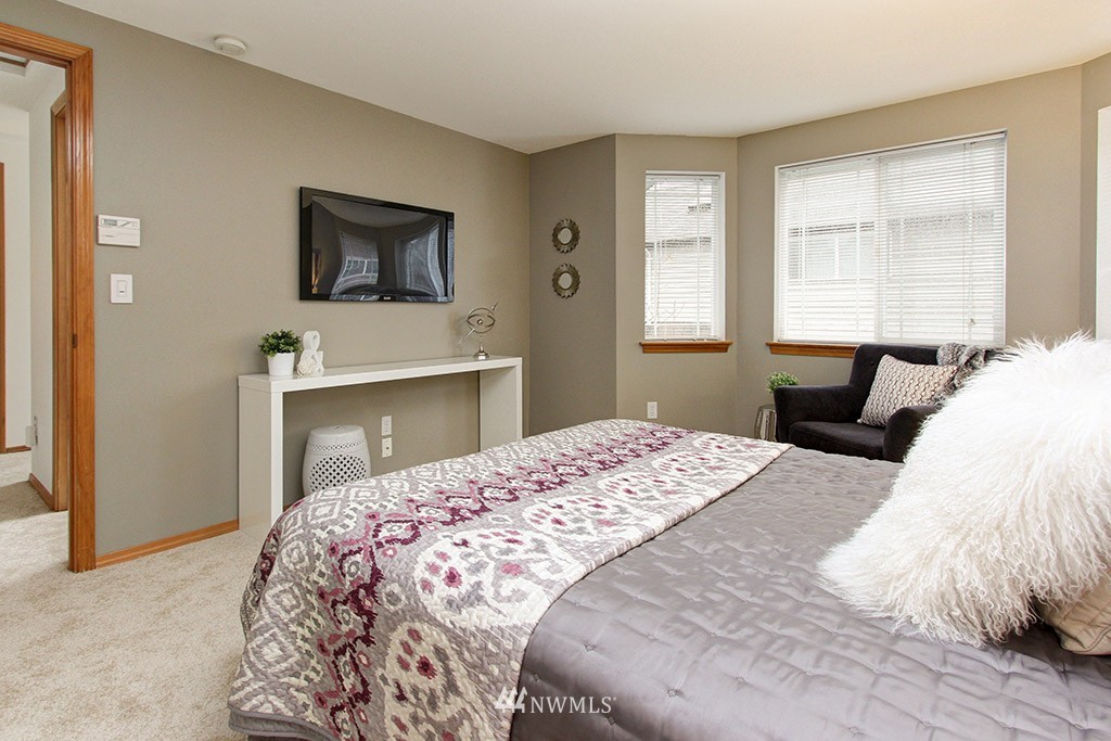 727 North 95th Street Seattle, WA 98103 - Photo 15 of 24