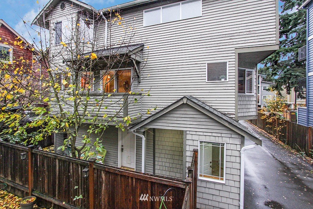 727 North 95th Street Seattle, WA 98103 - Photo 23 of 24