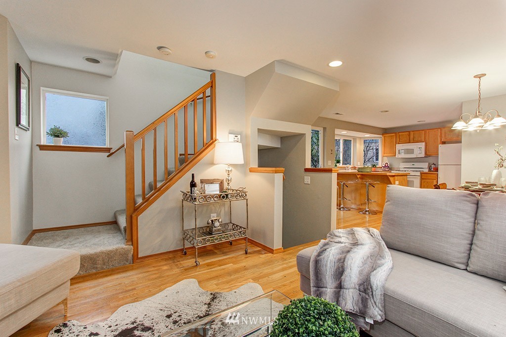727 North 95th Street Seattle, WA 98103 - Photo 5 of 24