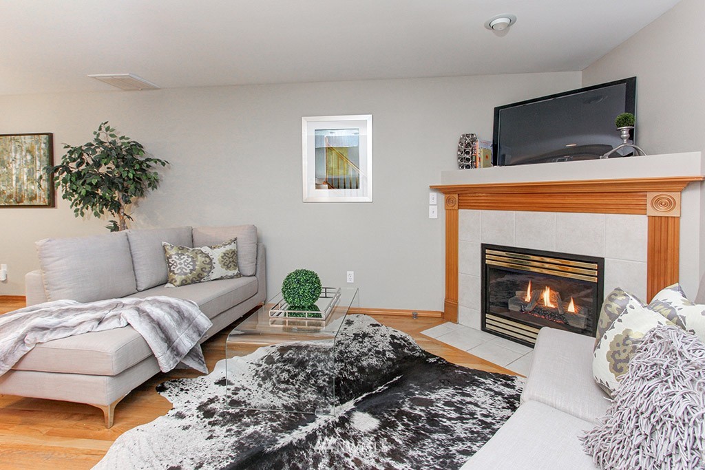 727 North 95th Street Seattle, WA 98103 - Photo 6 of 24