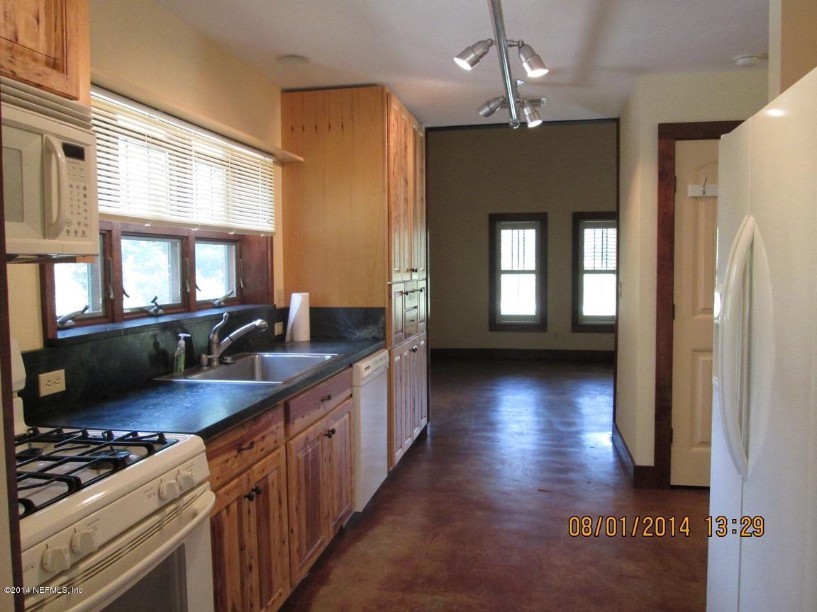 274 West River Road Palatka, FL 32177 - Photo 6 of 22 kitchen