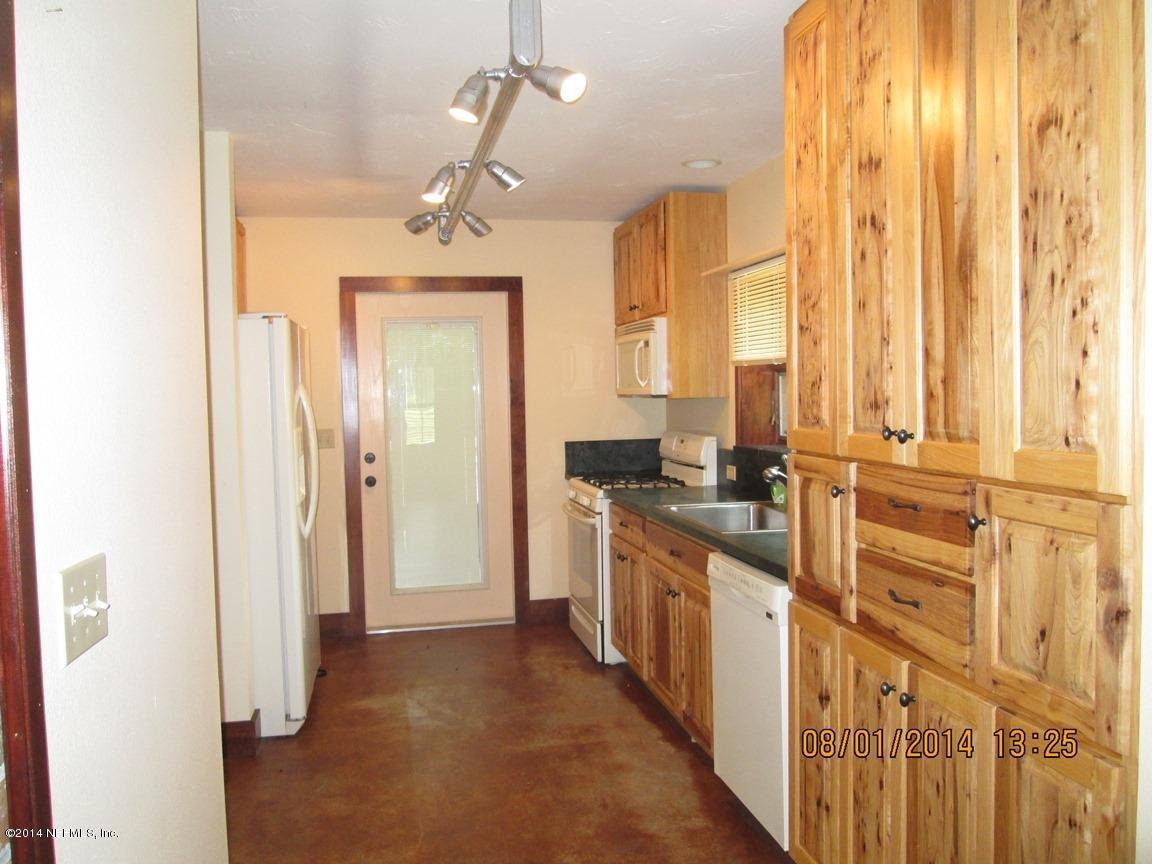 274 West River Road Palatka, FL 32177 - Photo 7 of 22 kitchen