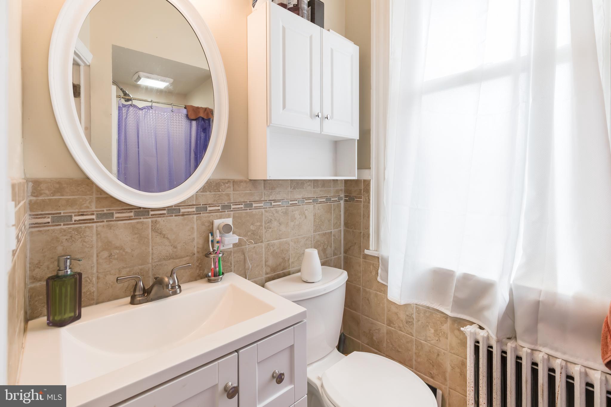 341 East Walnut Street Lancaster, PA 17602 - Photo 20 of 40 Unit 1 Bath