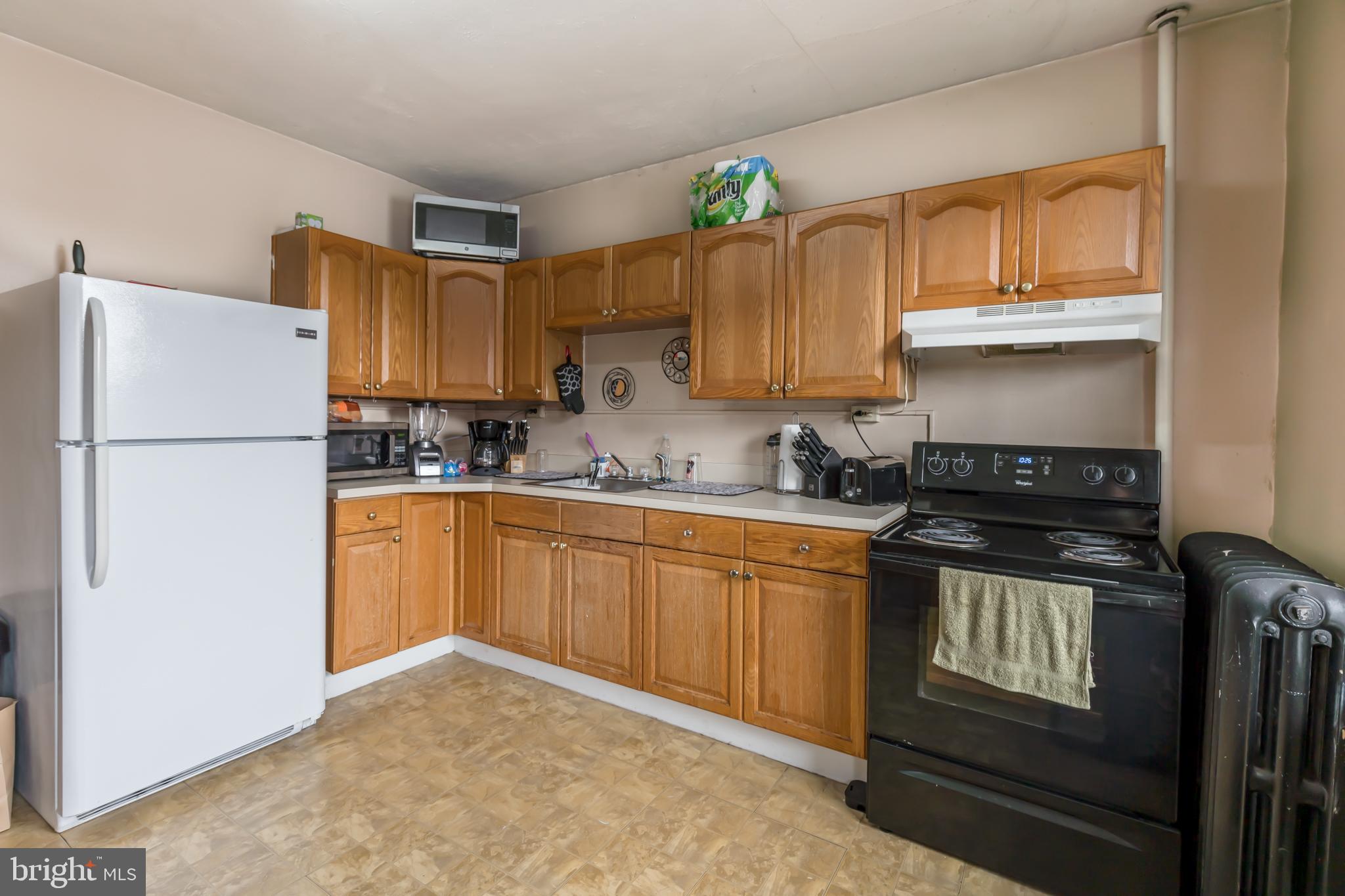 341 East Walnut Street Lancaster, PA 17602 - Photo 30 of 40 Unit 2 Kitchen