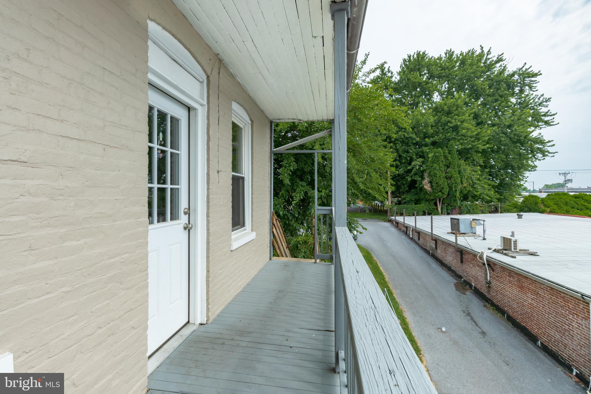 341 East Walnut Street Lancaster, PA 17602 - Photo 6 of 40 Balcony