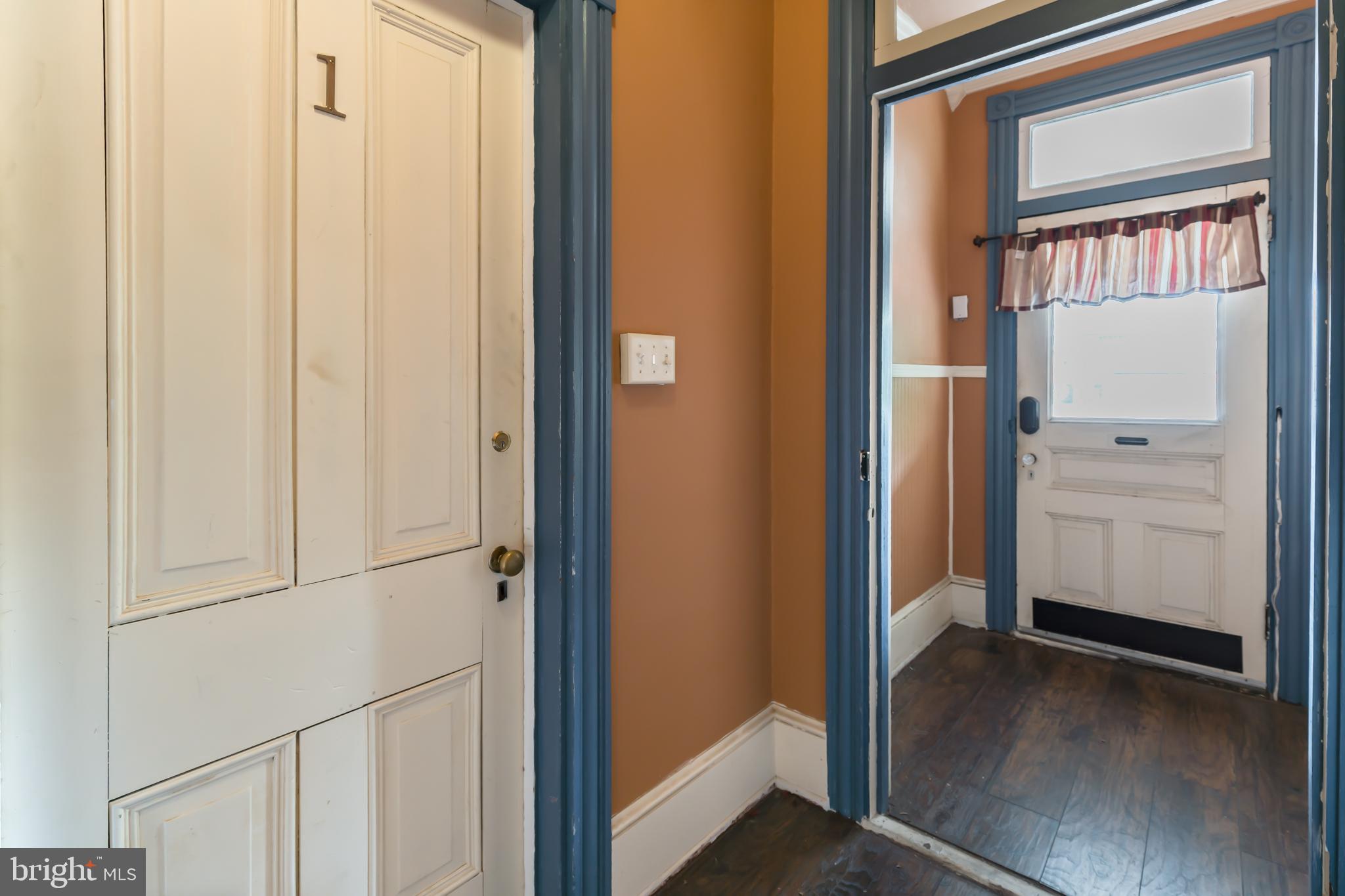 341 East Walnut Street Lancaster, PA 17602 - Photo 9 of 40 Foyer