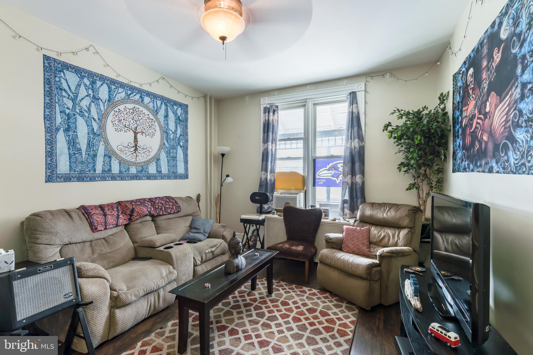 341 East Walnut Street Lancaster, PA 17602 - Photo 10 of 40 Unit 1 Living Room
