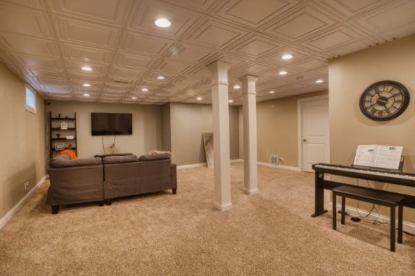 S635 Robbins Street Winfield, IL 60190 - Photo 21 of 35 a living room with furniture