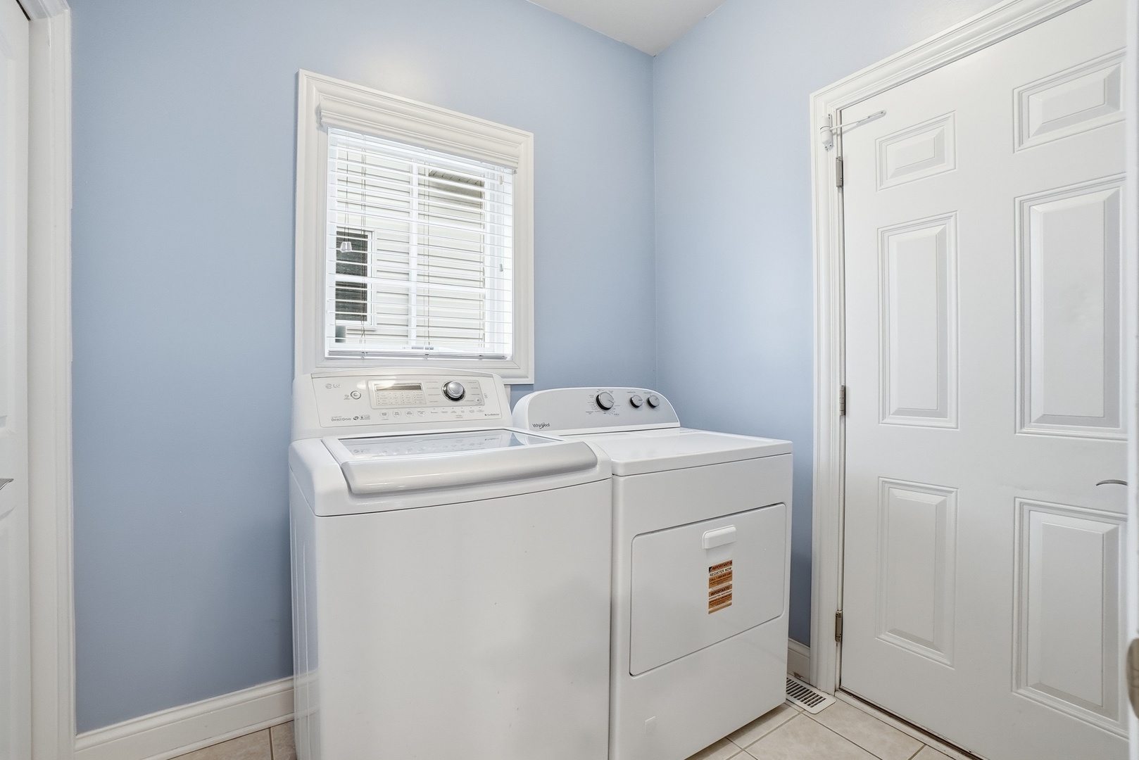 S635 Robbins Street Winfield, IL 60190 - Photo 24 of 35 a utility room with dryer and washer