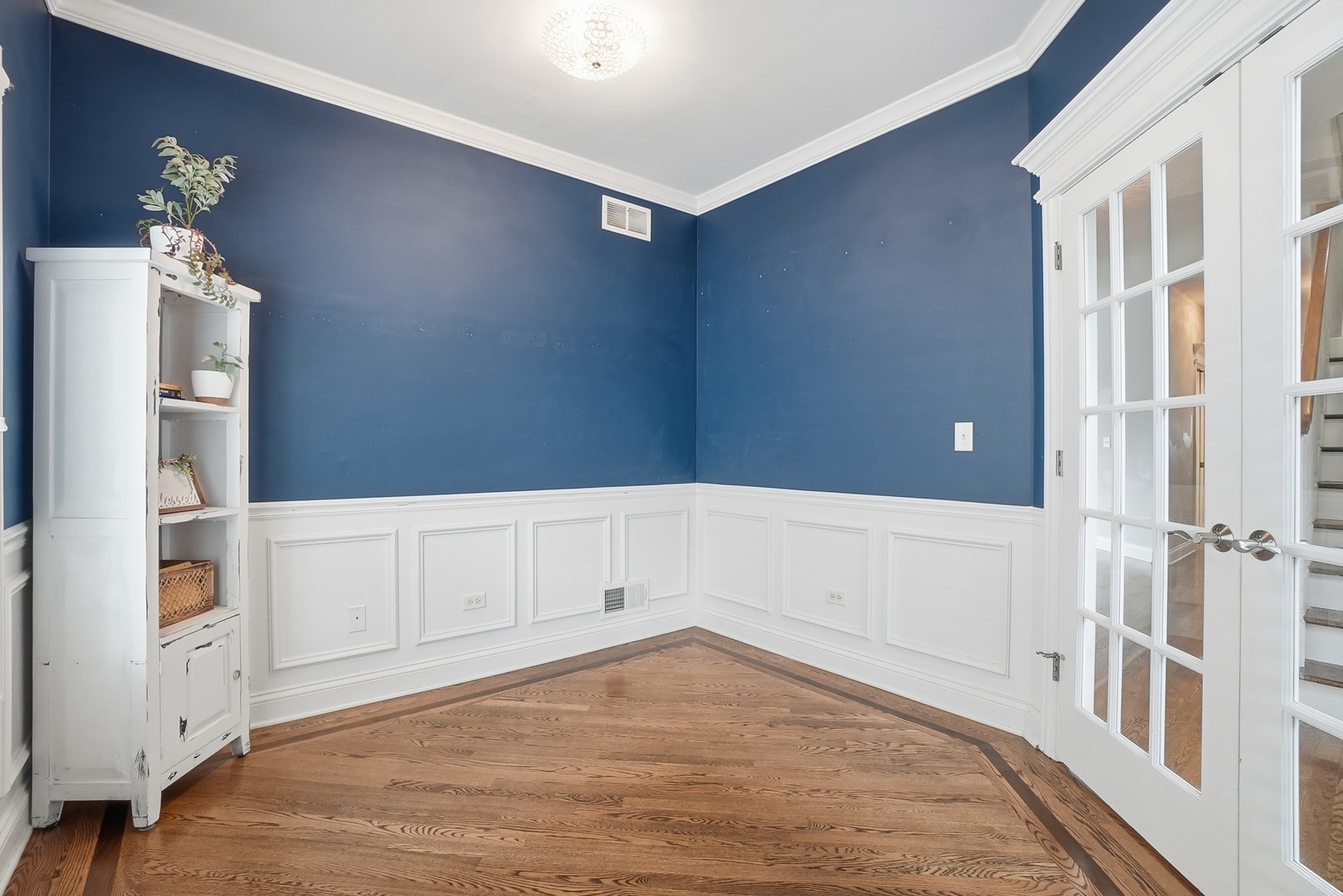 S635 Robbins Street Winfield, IL 60190 - Photo 9 of 35 a view of an empty room