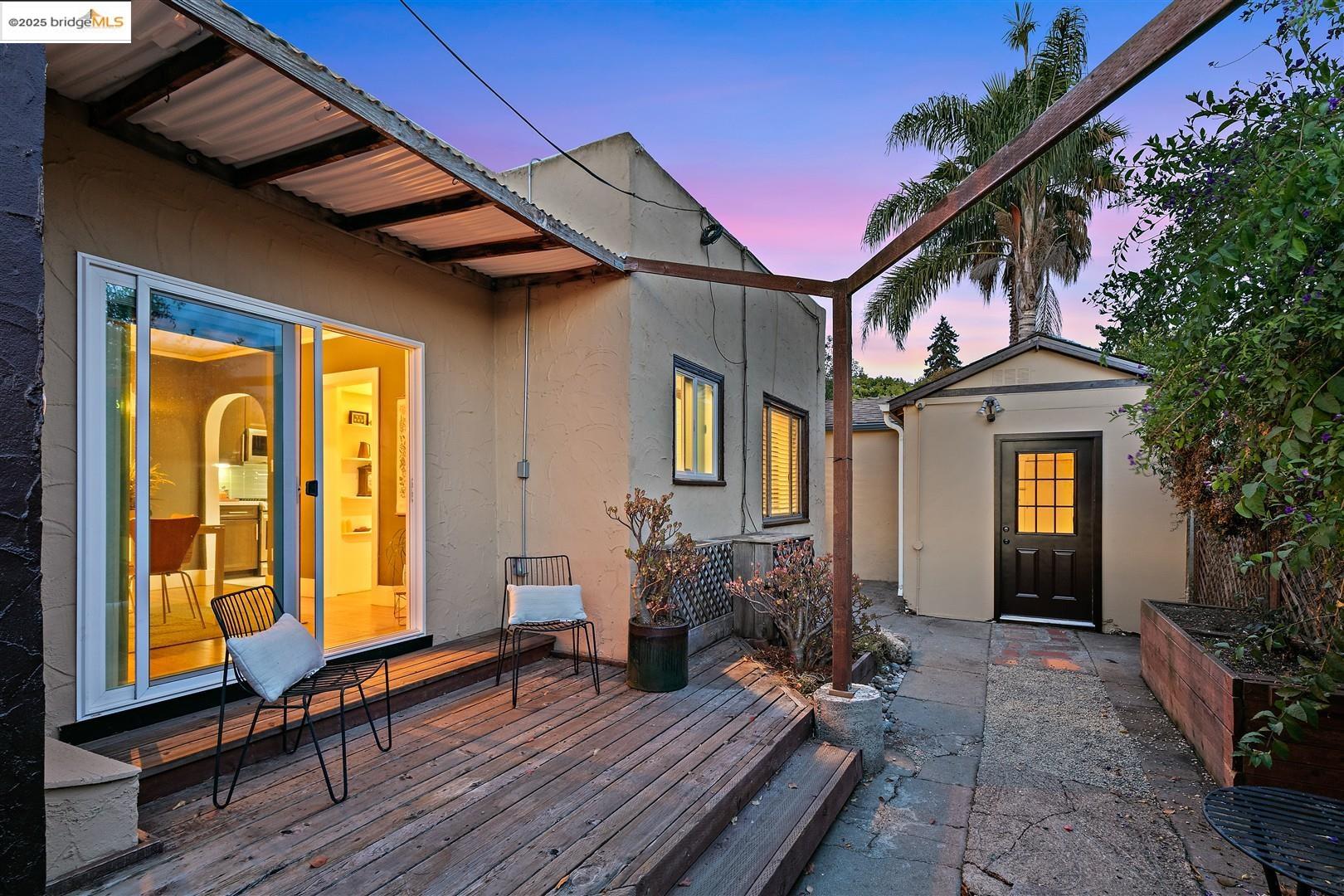 2201-2203 Spaulding Avenue Berkeley, CA 94703 - Photo 28 of 56 Deck with an outbuilding