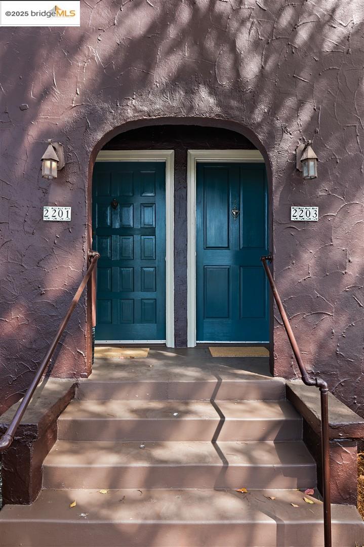 2201-2203 Spaulding Avenue Berkeley, CA 94703 - Photo 5 of 56 View of exterior entry