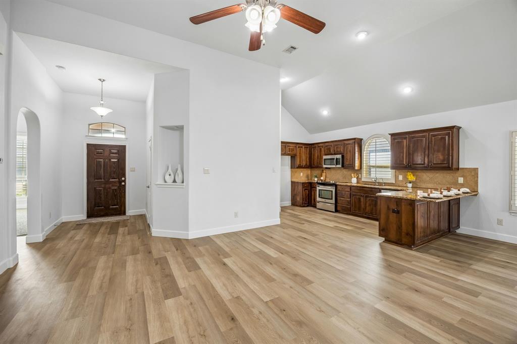 10445 Merced Lake Road Fort Worth, TX 76177 - Photo 11 of 27