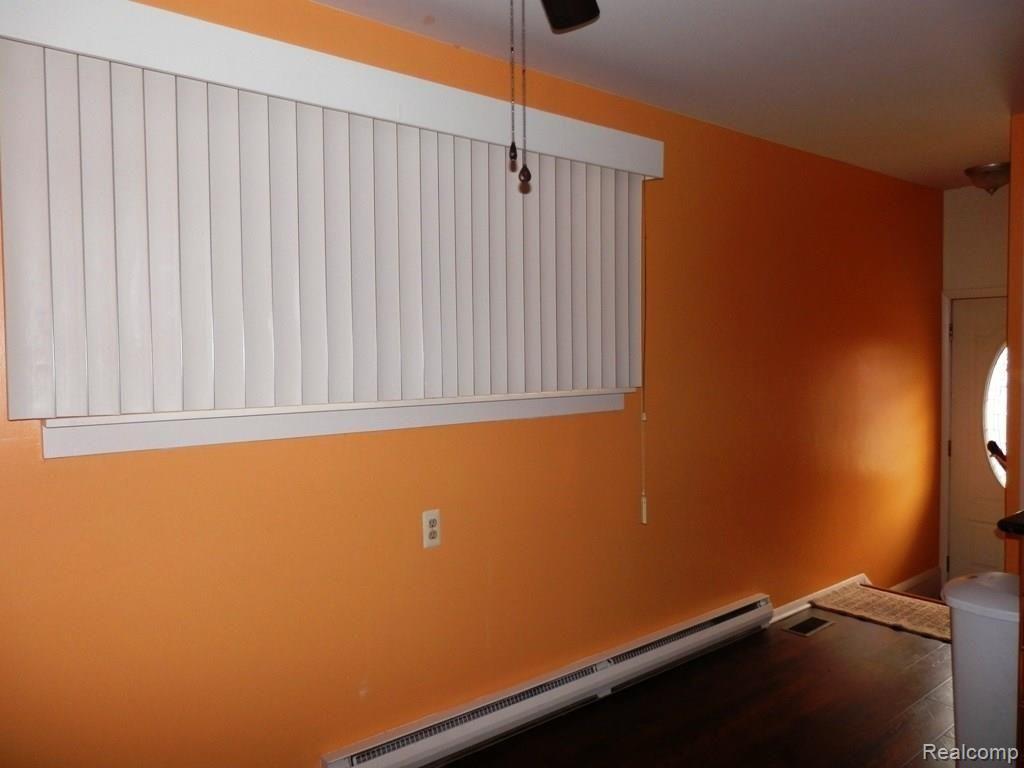 2420 North Custer Road Monroe, MI 48162 - Photo 10 of 21 Custer 2420 Kitchen Dining.JPG