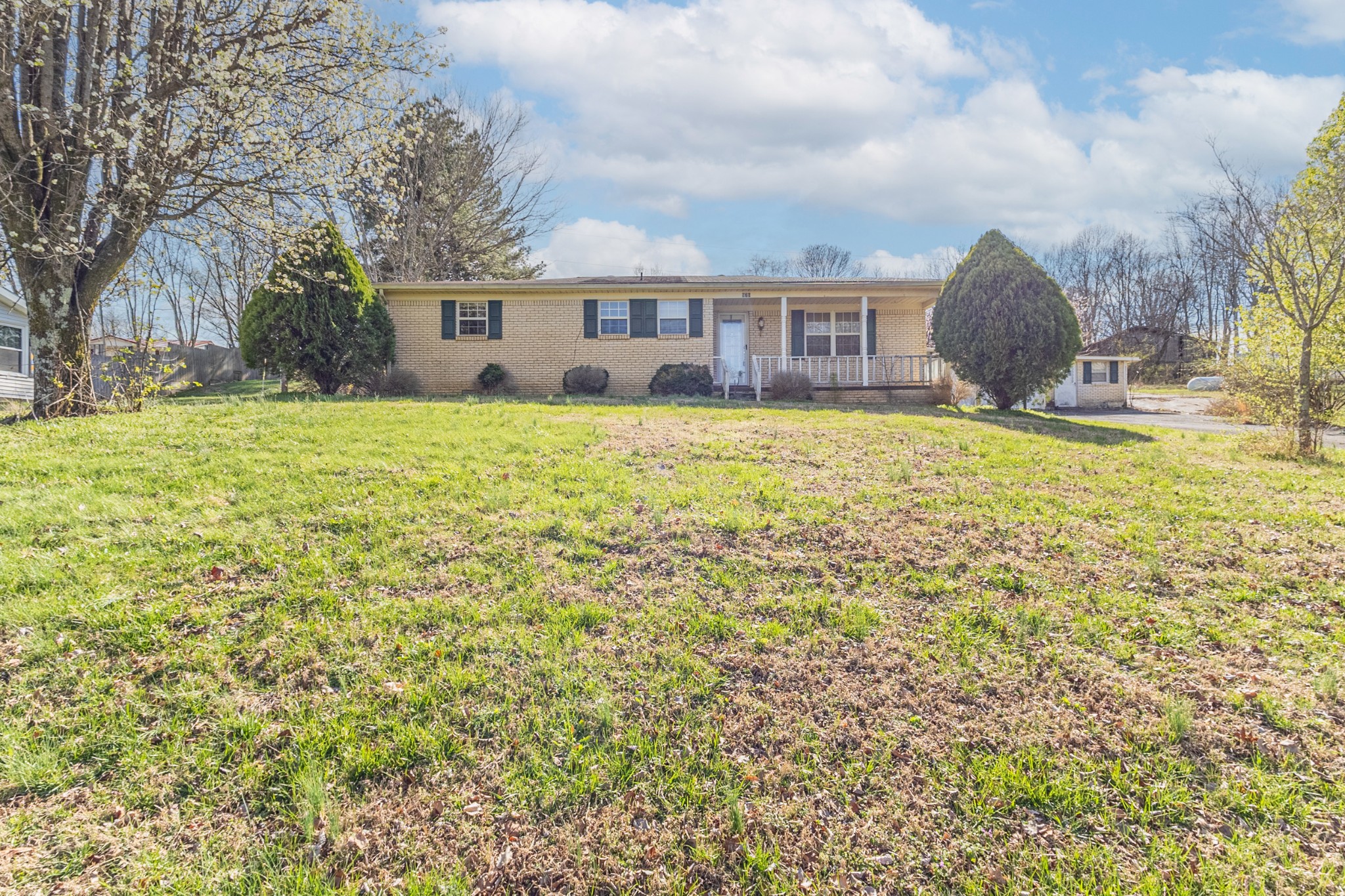 970 Howell Road Westmoreland, TN 37186 - Photo 1 of 29 Gallery Image 1