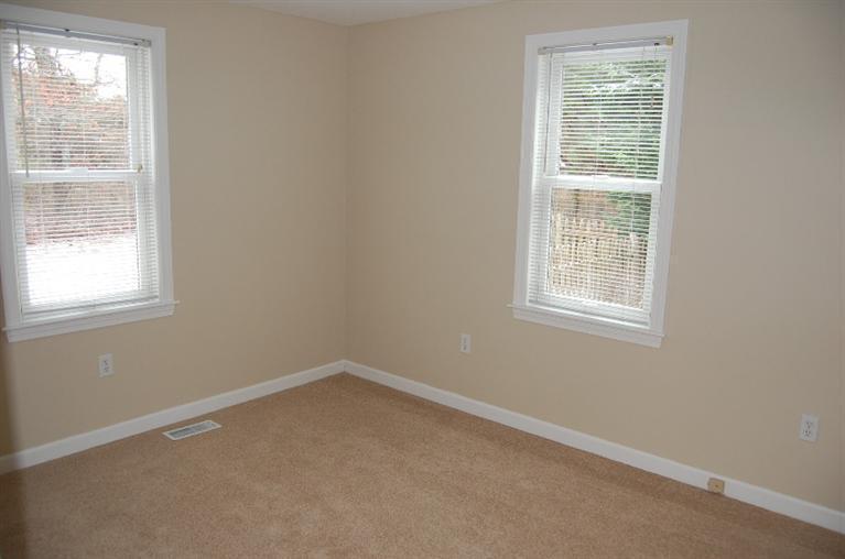 142 Skunknet Road Centerville, MA 02632 - Photo 22 of 35 an empty room with a window