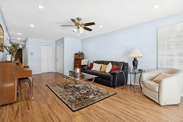 $399,900 | 2001 Sherman Avenue, Unit 203, Evanston, IL 60201