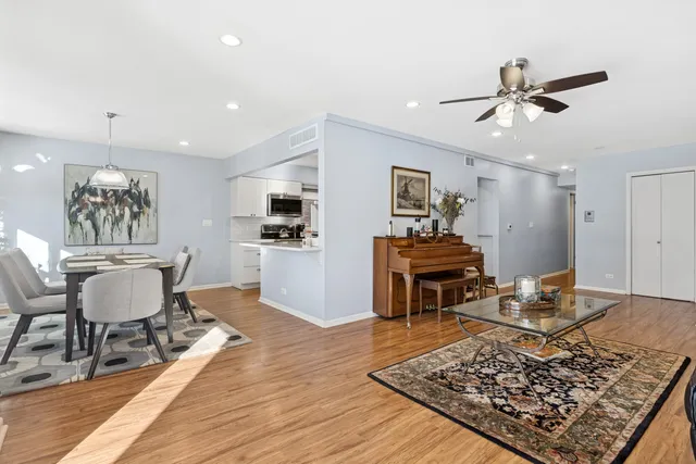 $399,900 | 2001 Sherman Avenue, Unit 203, Evanston, IL 60201