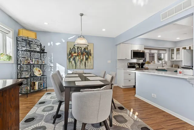 $399,900 | 2001 Sherman Avenue, Unit 203, Evanston, IL 60201