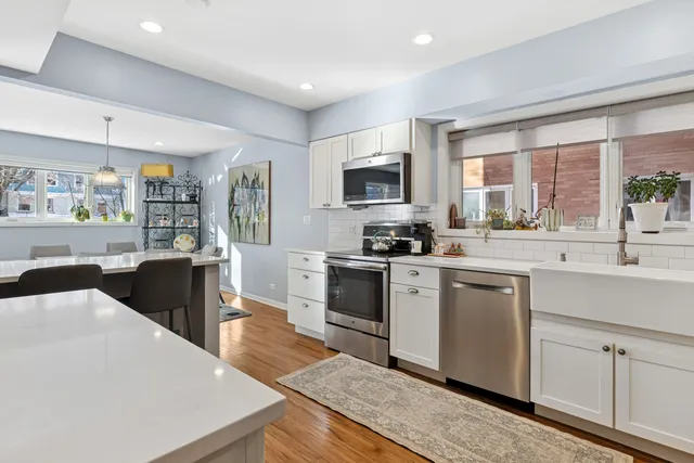 $399,900 | 2001 Sherman Avenue, Unit 203, Evanston, IL 60201