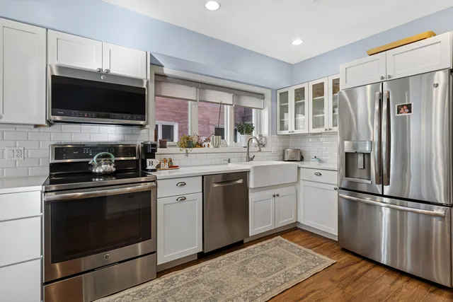 $399,900 | 2001 Sherman Avenue, Unit 203, Evanston, IL 60201