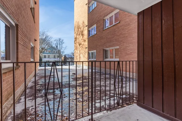 $399,900 | 2001 Sherman Avenue, Unit 203, Evanston, IL 60201