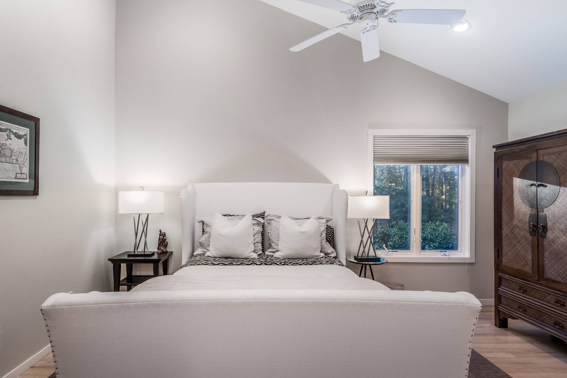 4 Bull Path Close East Hampton, NY 11937 - Photo 21 of 38 a bedroom with a bed and a tv