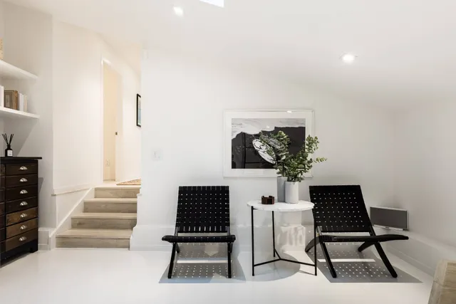 a view of entryway and hall