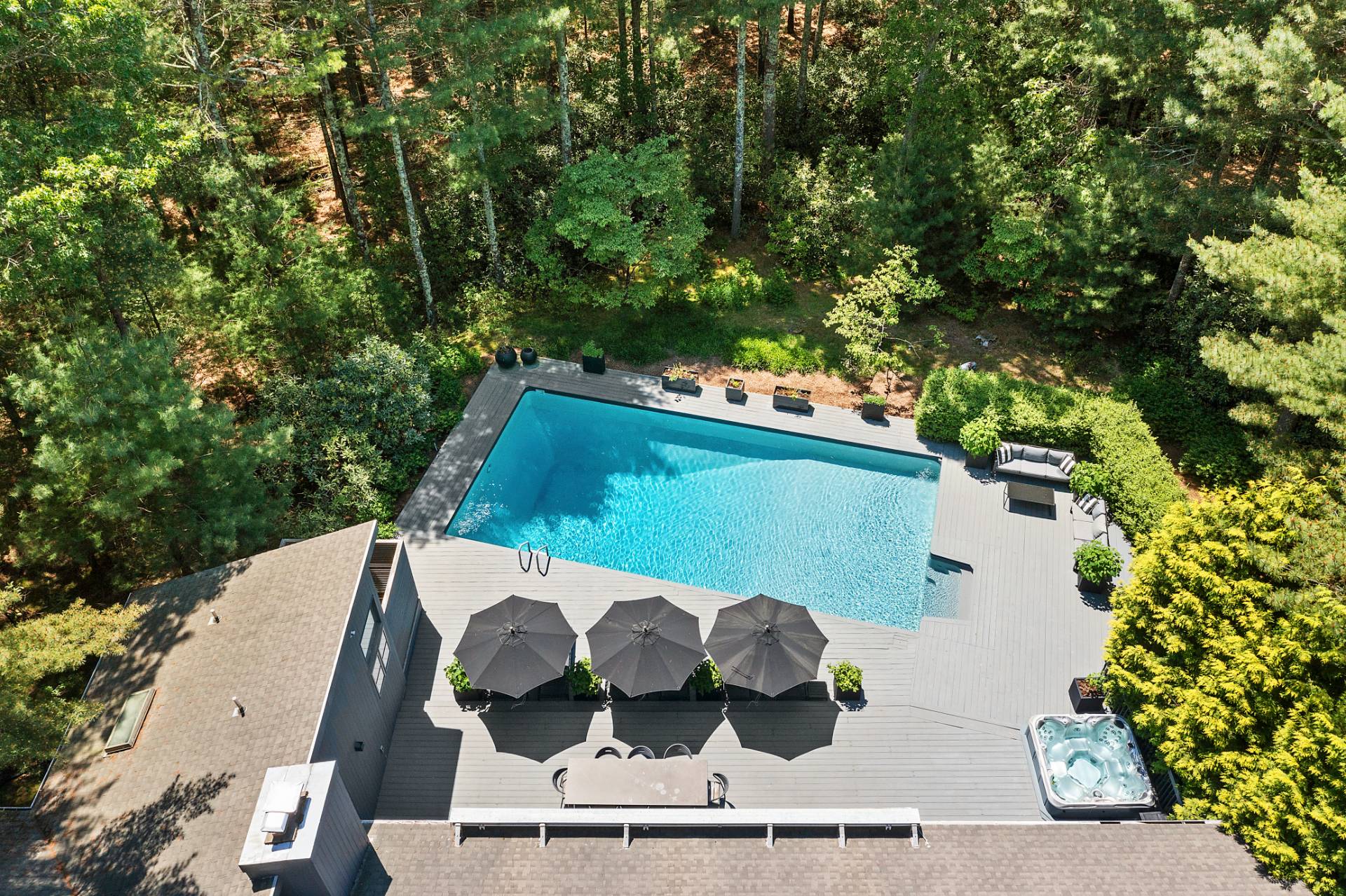 4 Bull Path Close East Hampton, NY 11937 - Photo 38 of 38 an aerial view of a house