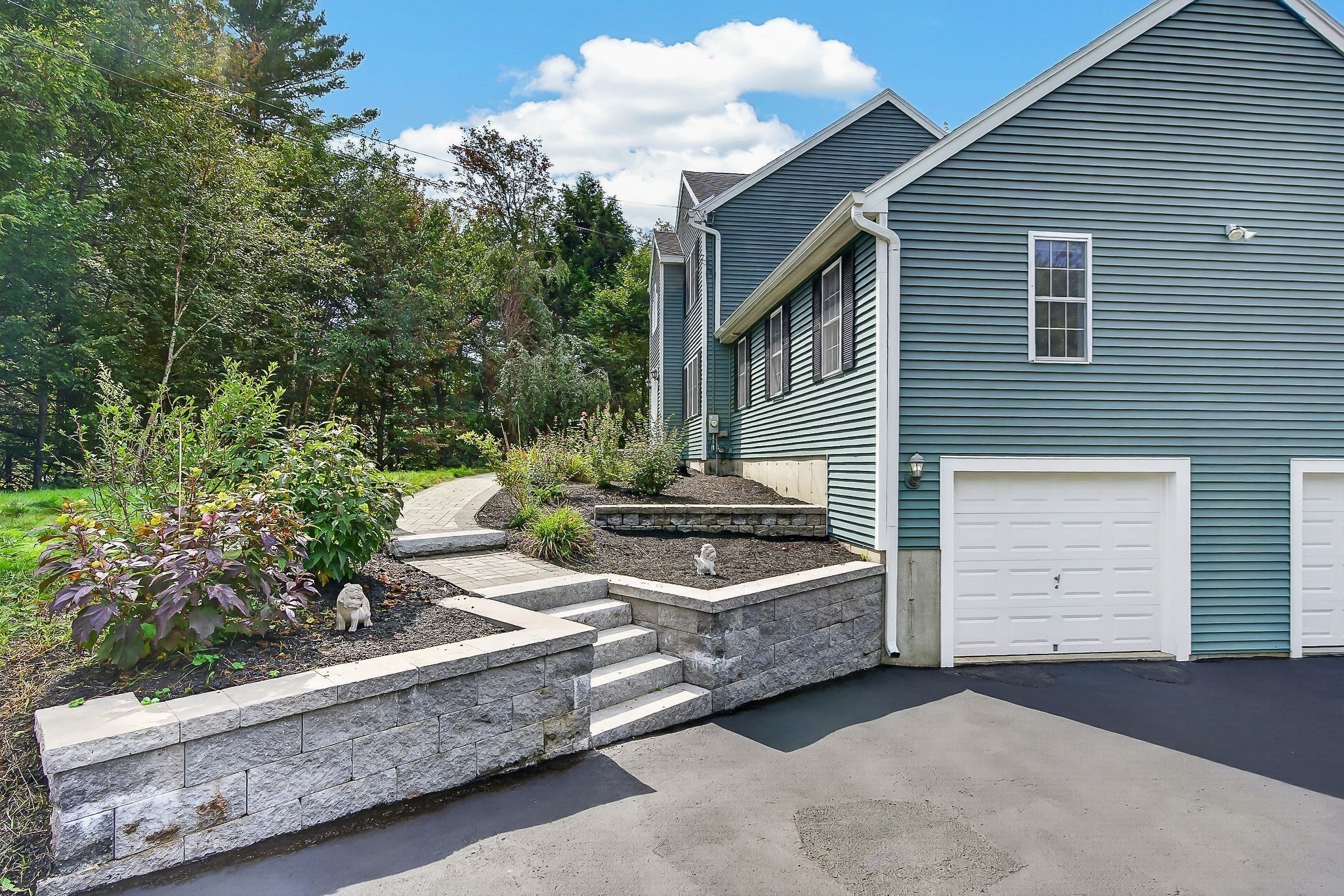 112 Saunders Street Gardner, MA 01440 - Photo 3 of 35 Gallery Image 3