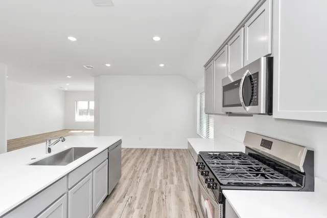 $2,250 | 2932 Cordova Hill Drive, Katy, TX 77493