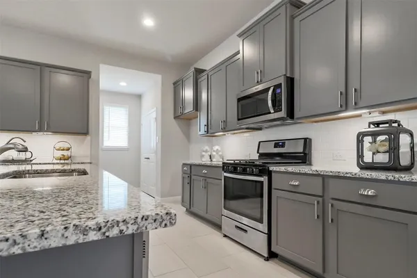 $2,400 | 5839 Brimstone Hill Lane, Conroe, TX 77304