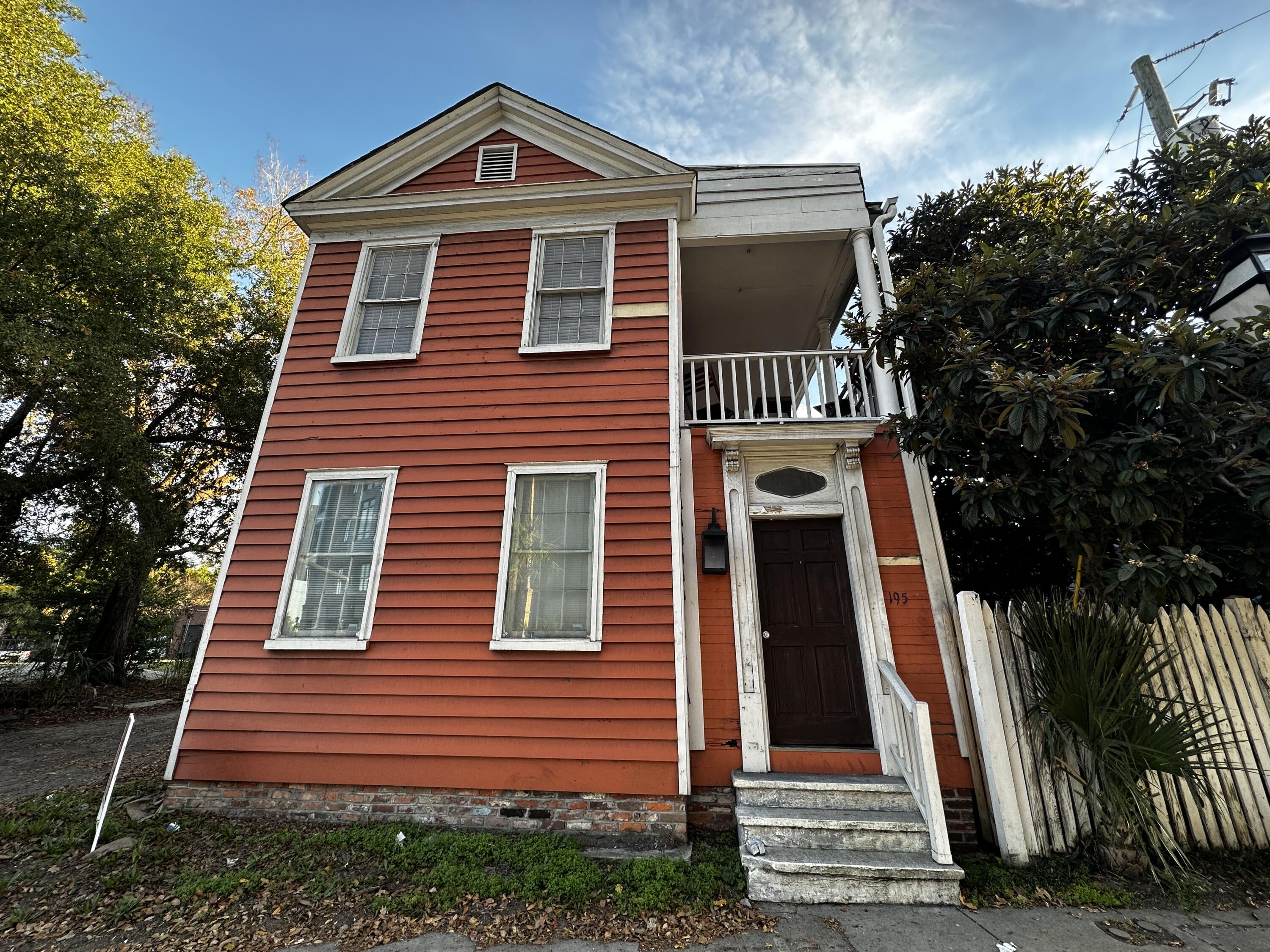 195 Spring Street Charleston, SC 29403 - Photo 1 of 4 195 Spring Main