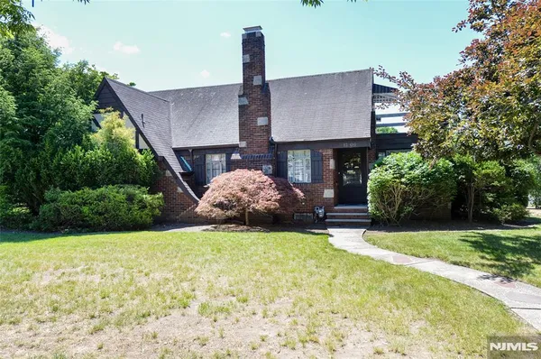 $689,000 | 15-06 Morlot Avenue, Fair Lawn, NJ 07410